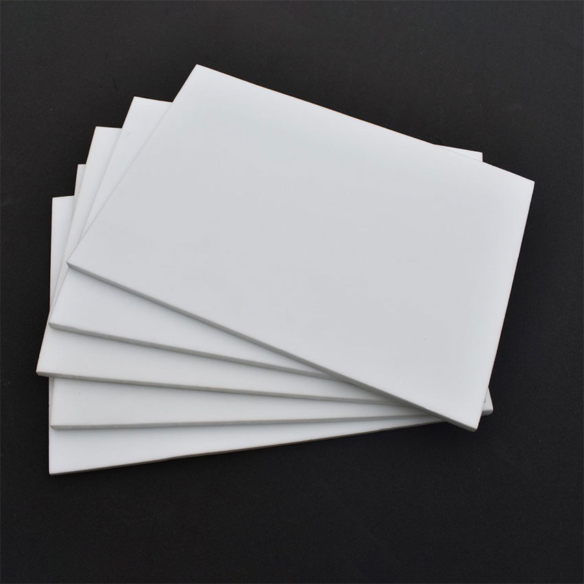 Каковы преимущества доски Forex White PVC?